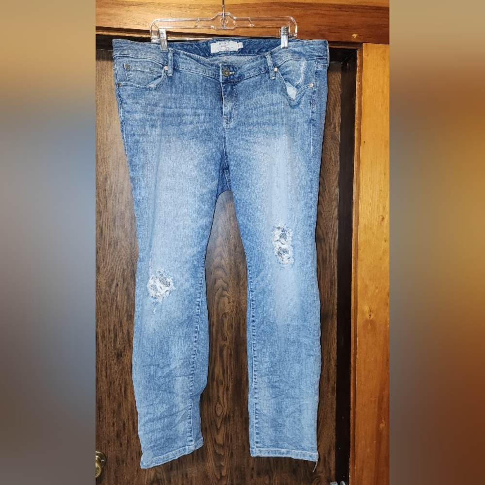 Torrid boyfriend Jean with lace details
